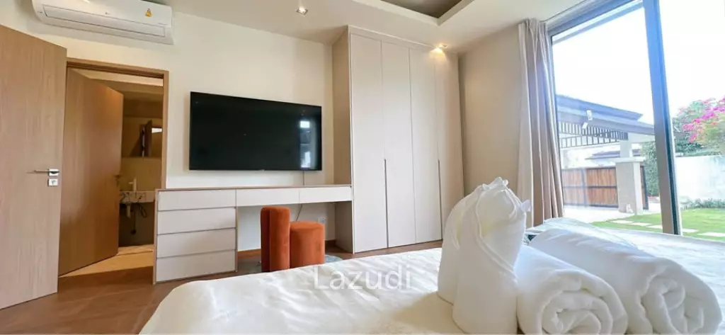 Newly Renovated 5-Bedroom Pool Villa for Rent in Layan