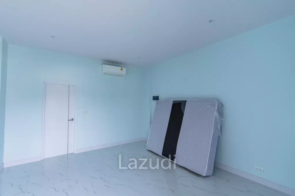 WHITE LAGOON :  Modern 3 Bed Villa corner plot