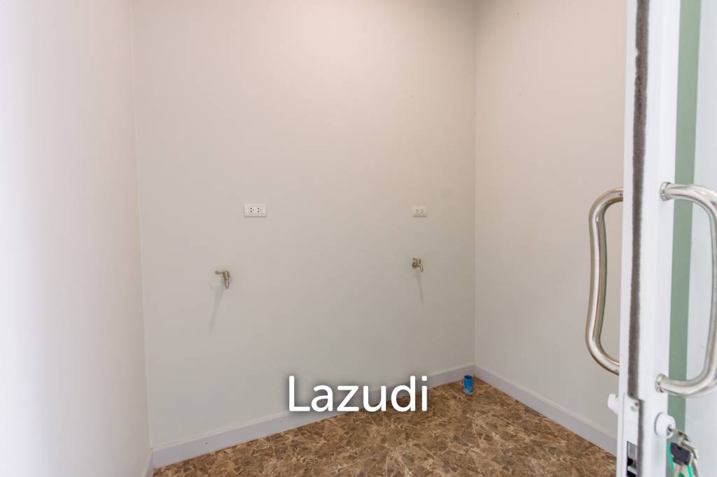 WHITE LAGOON :  Modern 3 Bed Villa corner plot