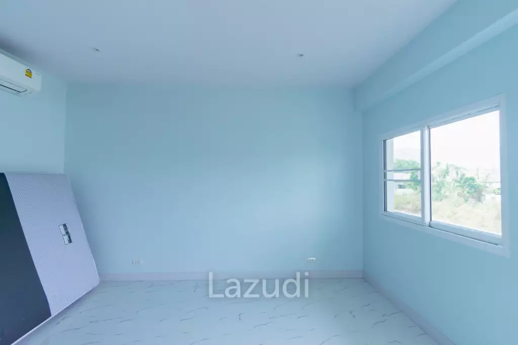 WHITE LAGOON :  Modern 3 Bed Villa corner plot