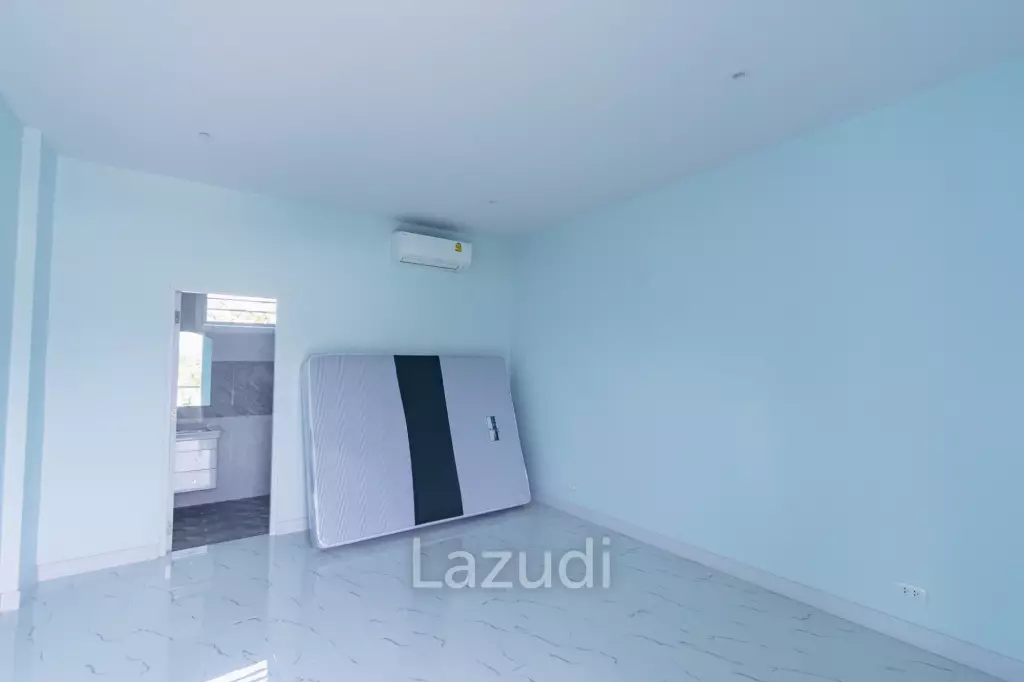 WHITE LAGOON :  Modern 3 Bed Villa corner plot