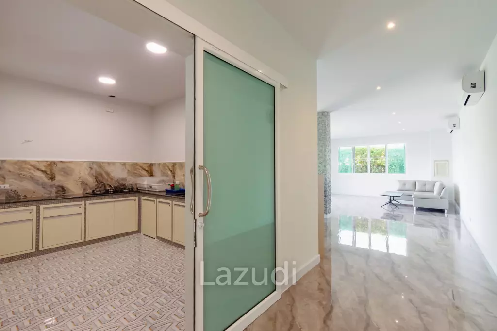 WHITE LAGOON :  Modern 3 Bed Villa corner plot