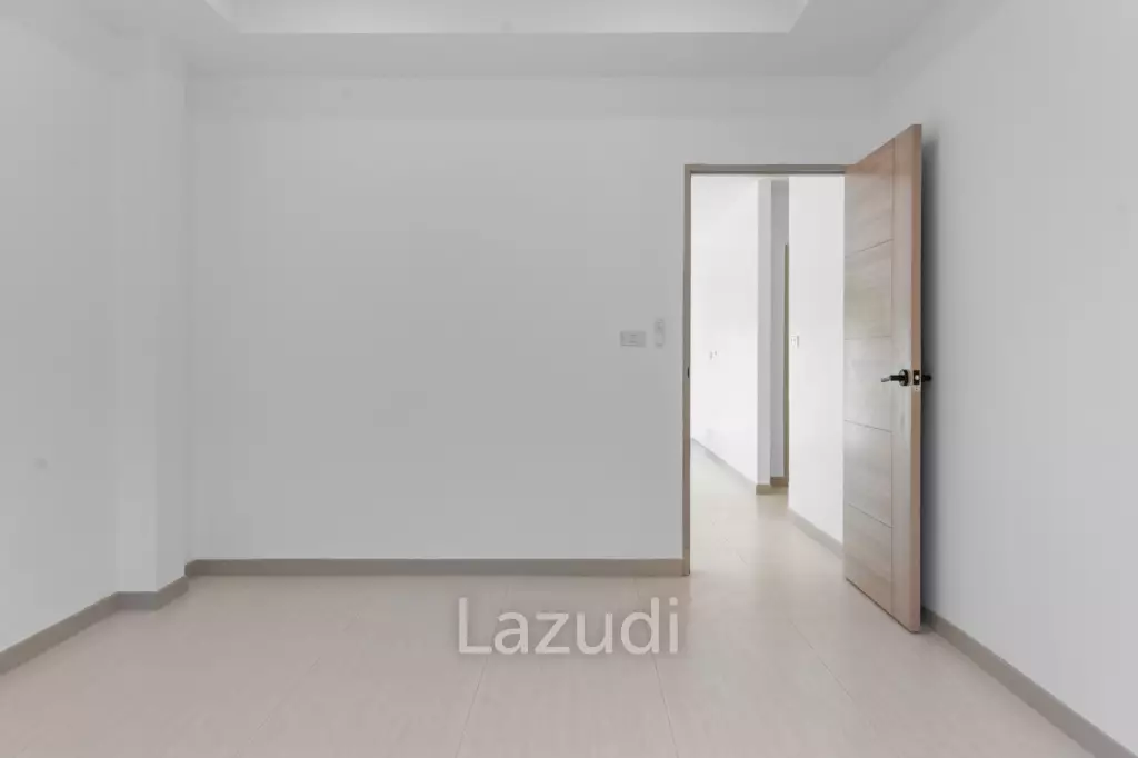 Fully Renovated 3-Bedroom  Pool Villa – Bang Rak / Bon Kai Road