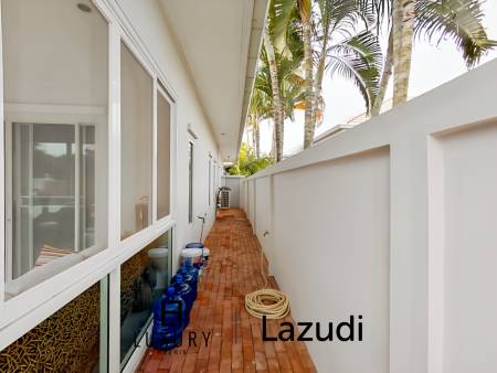 The Lees 3 - Fully Renovated 3-Bed Villa with Private Pool