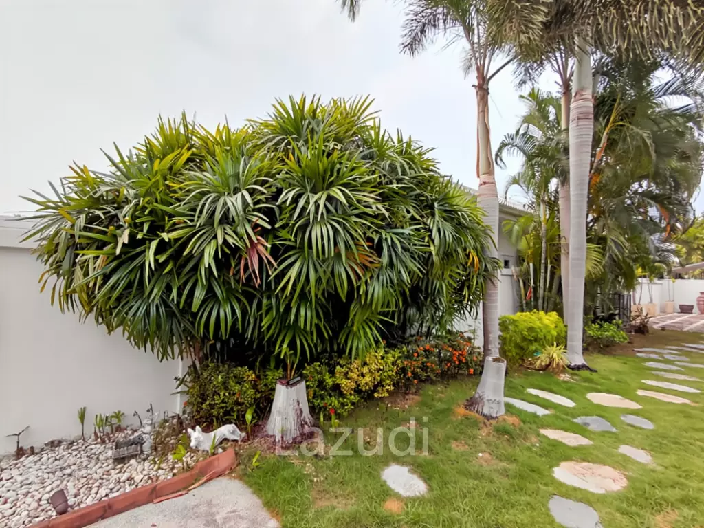 The Lees 3 - Fully Renovated 3-Bed Villa with Private Pool