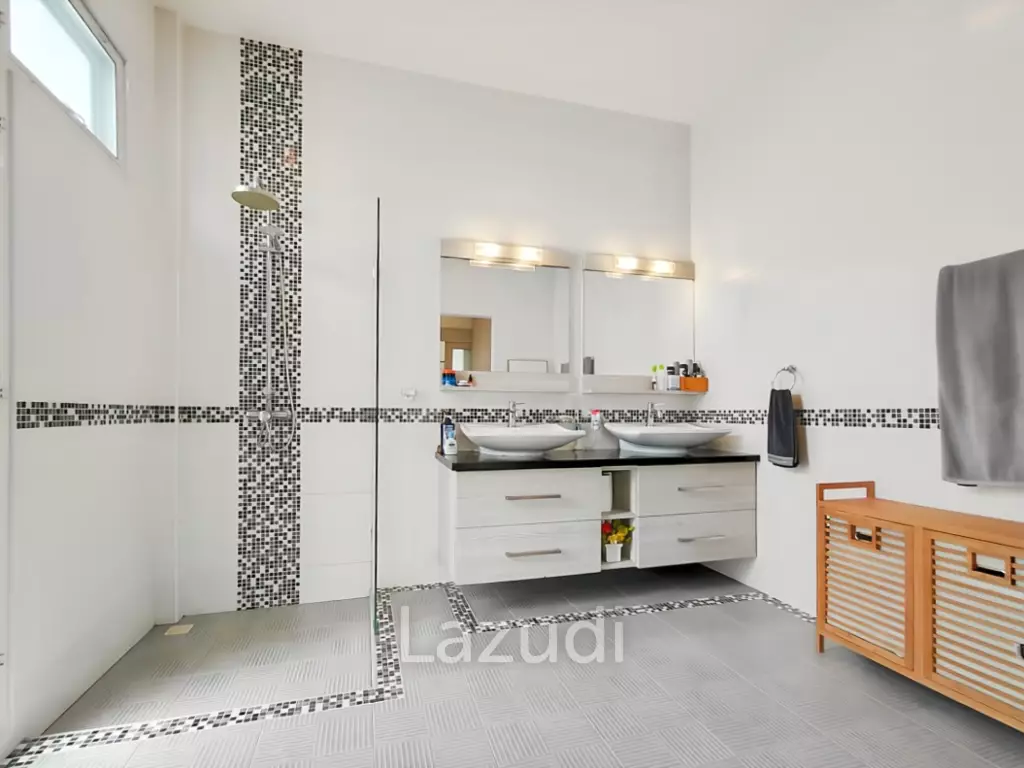 The Lees 3 - Fully Renovated 3-Bed Villa with Private Pool