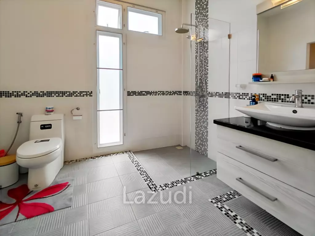 The Lees 3 - Fully Renovated 3-Bed Villa with Private Pool