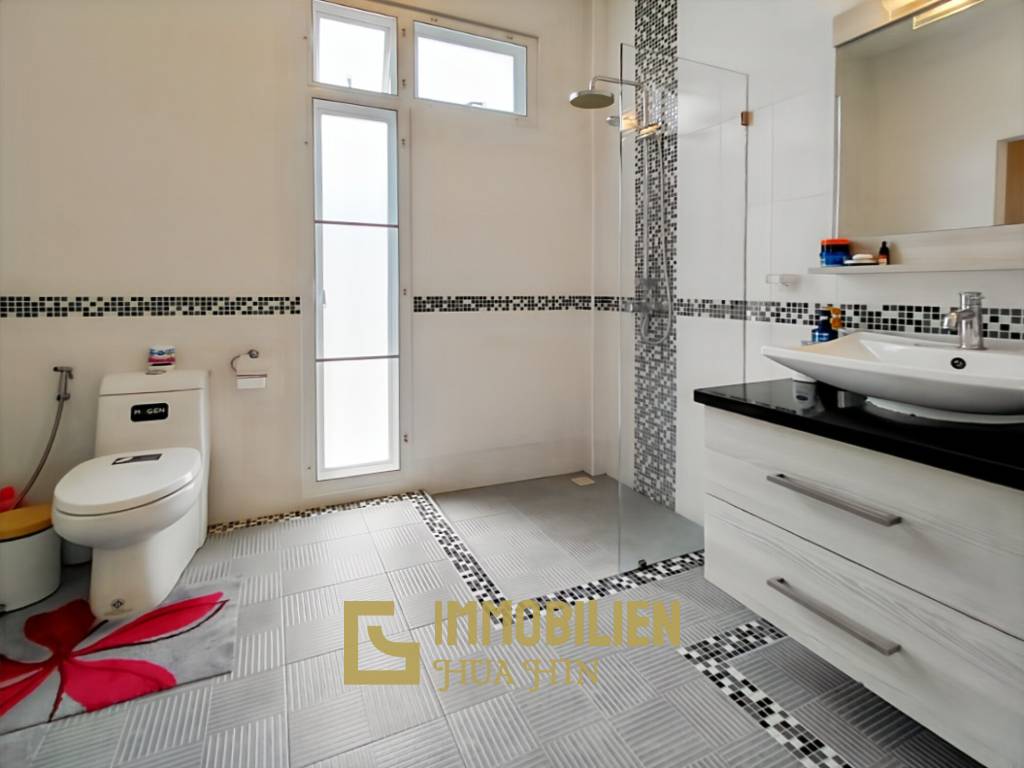 Renoviert / 468 qm Grundstück / Solaranlage