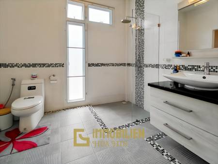 Renoviert / 468 qm Grundstück / Solaranlage