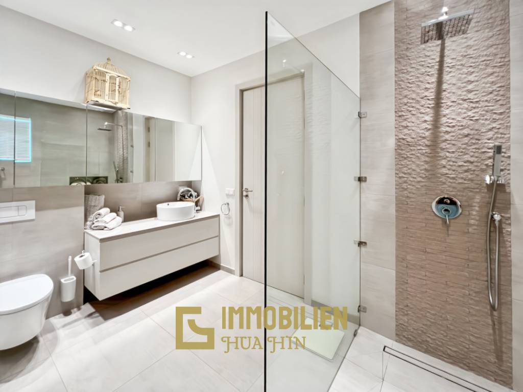 260 qm Wohnfläche / 618 qm Grundstück / Solaranlage mit Batterie