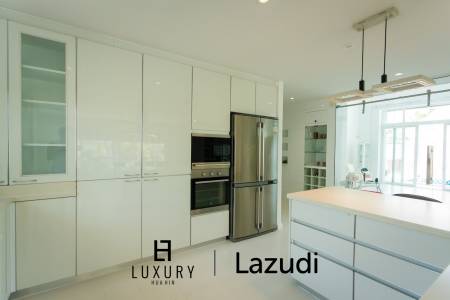 Modern 380 sqm pool villa in Thap Tai Hua Hin