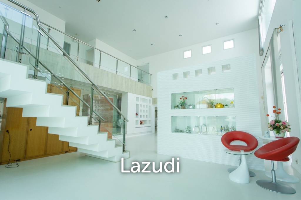 Modern 380 sqm pool villa in Thap Tai Hua Hin