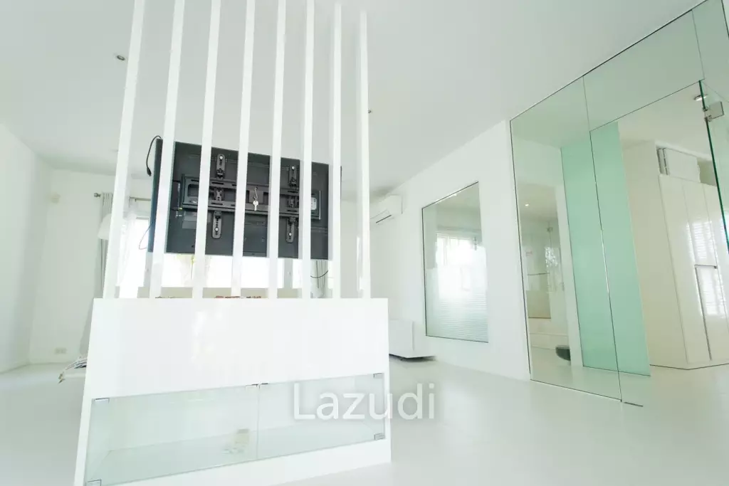 Modern 380 sqm pool villa in Thap Tai Hua Hin
