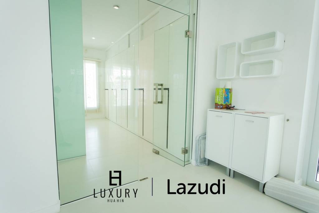 Modern 380 sqm pool villa in Thap Tai Hua Hin