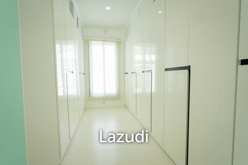 Modern 380 sqm pool villa in Thap Tai Hua Hin
