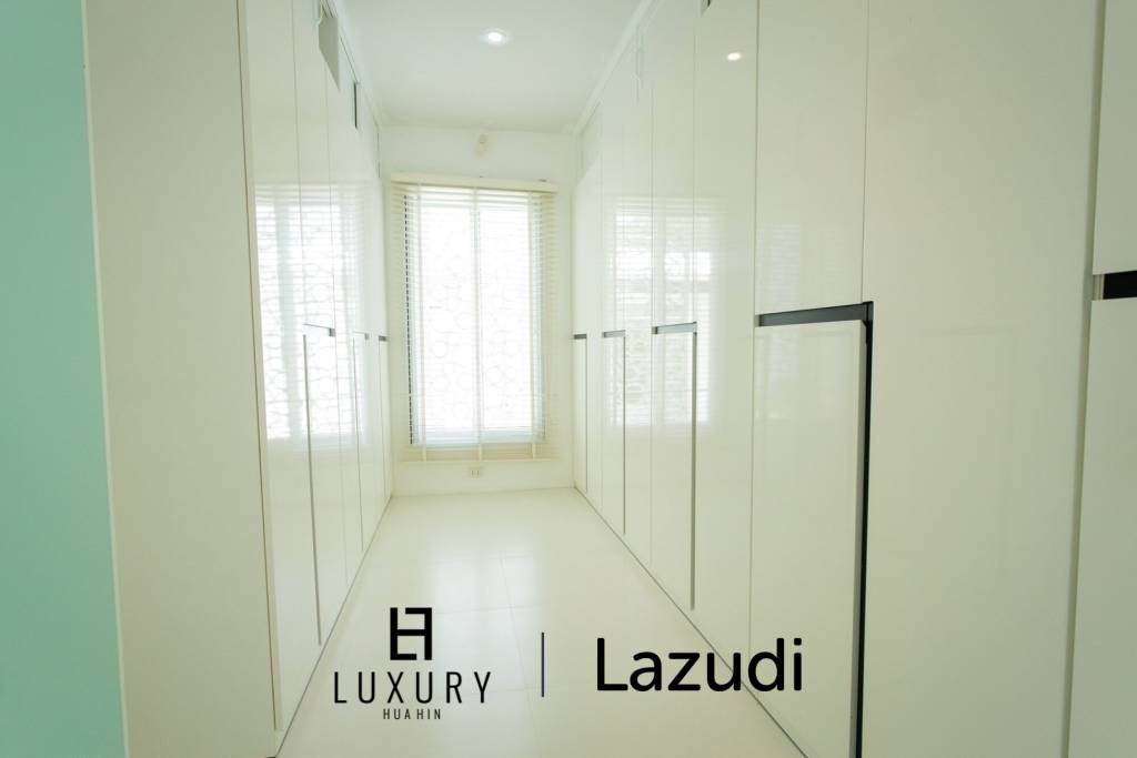 Modern 380 sqm pool villa in Thap Tai Hua Hin