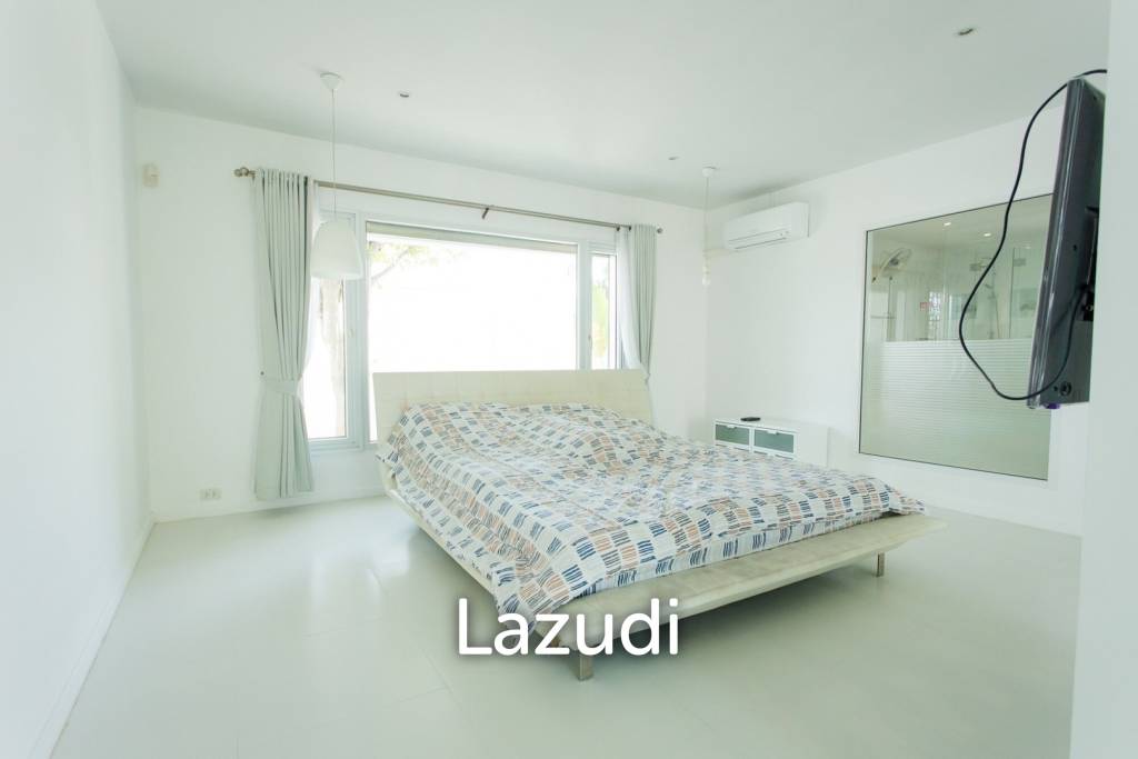 Modern 380 sqm pool villa in Thap Tai Hua Hin