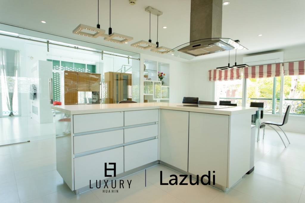 Modern 380 sqm pool villa in Thap Tai Hua Hin