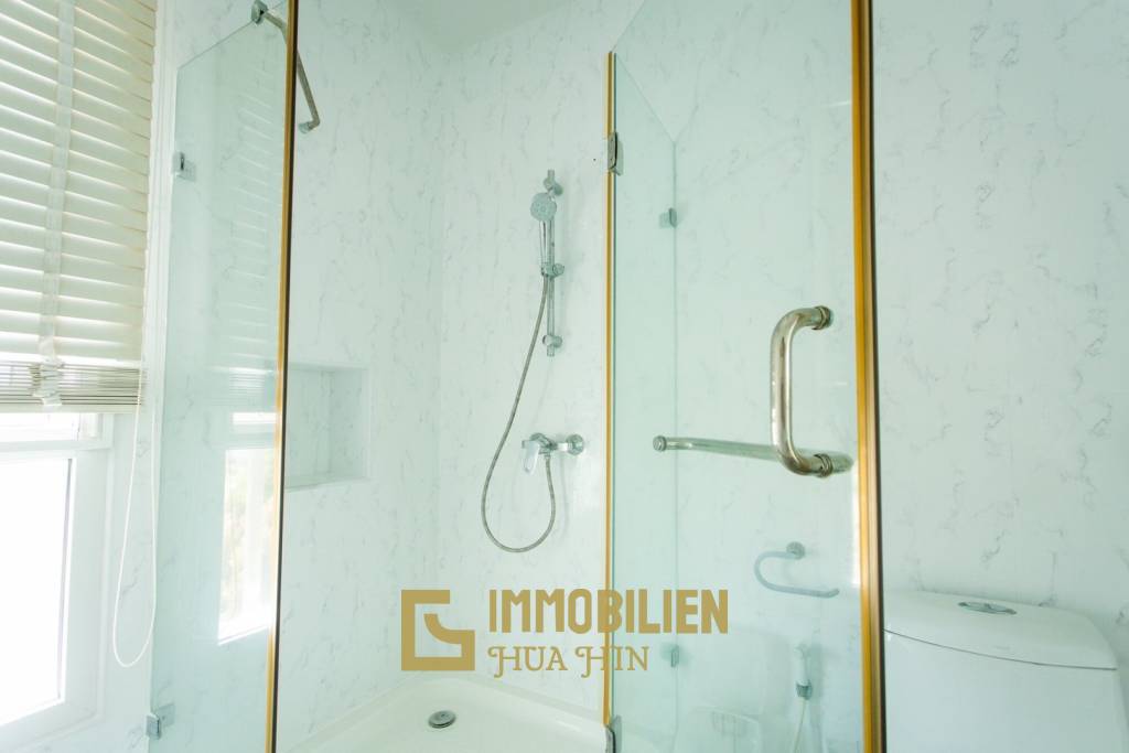 Modern / 380 qm Wohnfläche / frei stehend