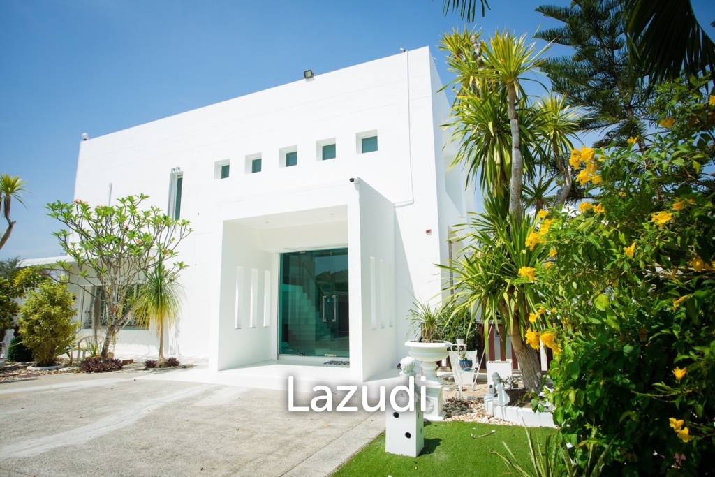 Modern 380 sqm pool villa in Thap Tai Hua Hin