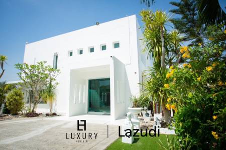 Modern 380 sqm pool villa in Thap Tai Hua Hin