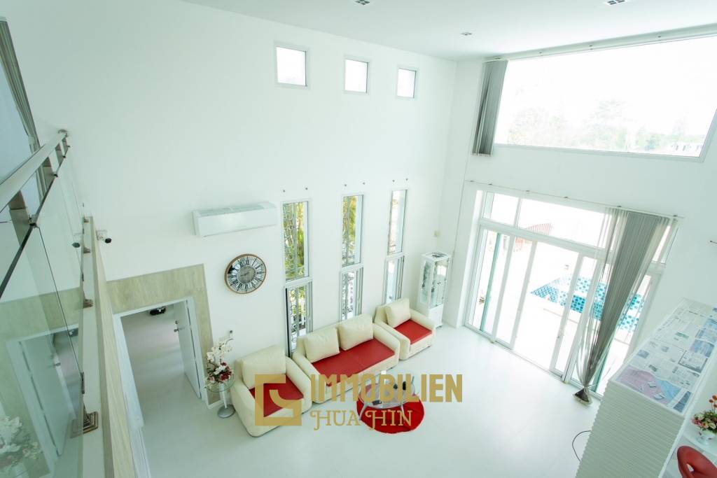 Modern / 380 qm Wohnfläche / frei stehend