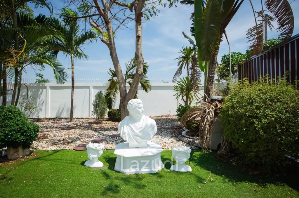 Modern 380 sqm pool villa in Thap Tai Hua Hin