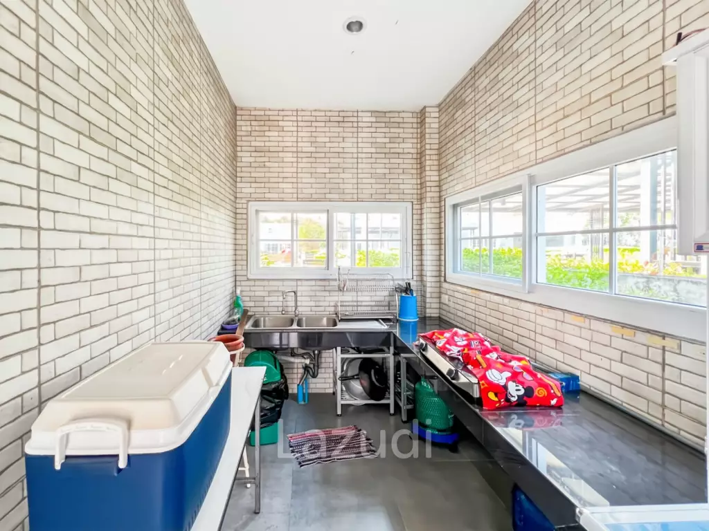 Modern 3-Bed Pool Villa 165 Sqm in Mountain View Cha-Am