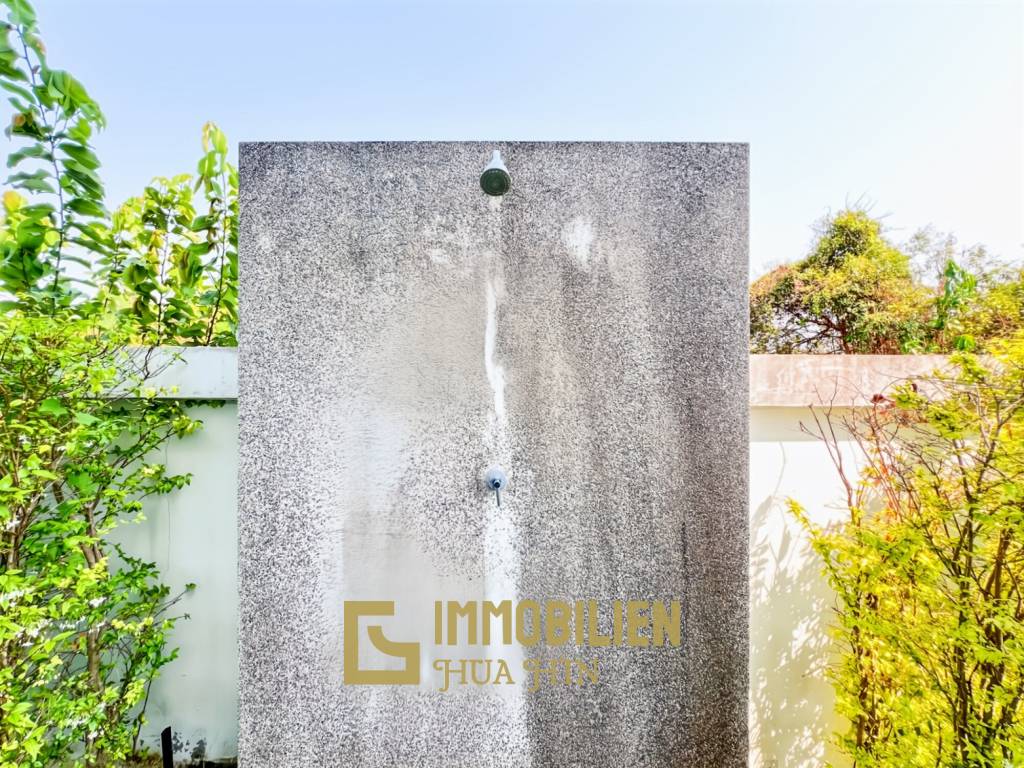 3 Schlafzimmer + 2 Bäder / privater Pool / komplett möbliert