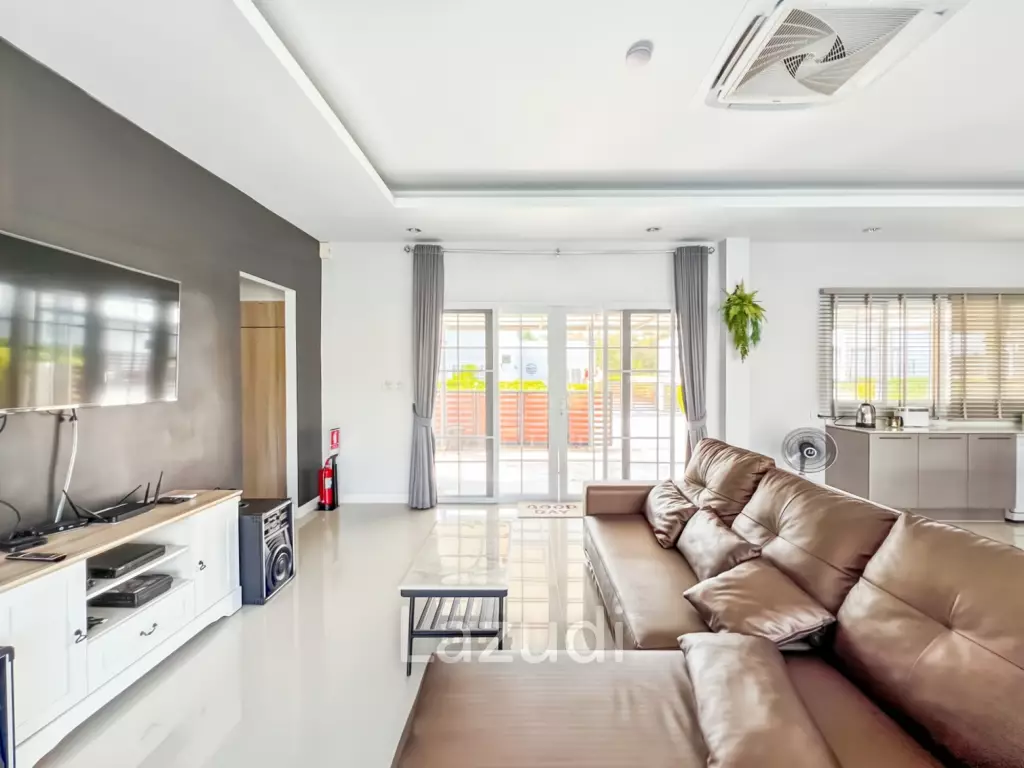Modern 3-Bed Pool Villa 165 Sqm in Mountain View Cha-Am