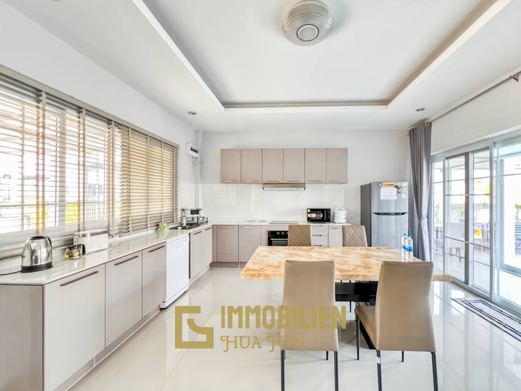 3 Schlafzimmer + 2 Bäder / privater Pool / komplett möbliert