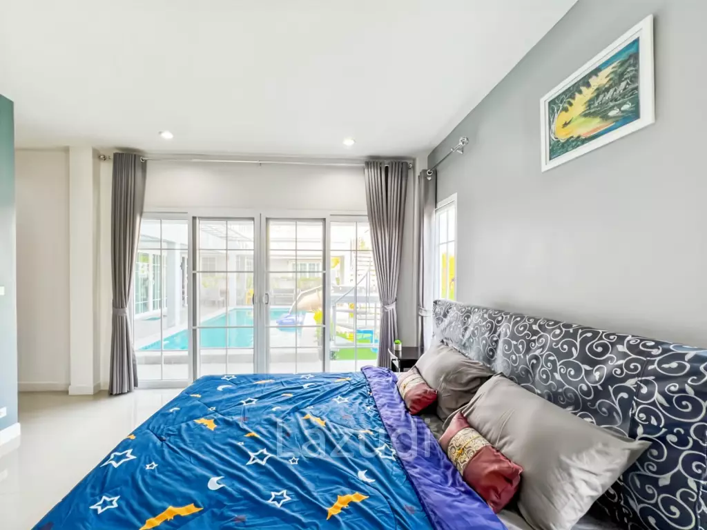 Modern 3-Bed Pool Villa 165 Sqm in Mountain View Cha-Am