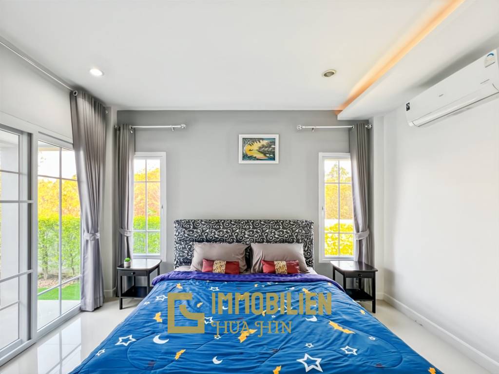 3 Schlafzimmer + 2 Bäder / privater Pool / komplett möbliert