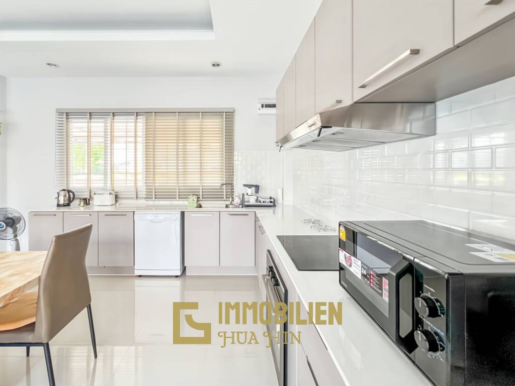 3 Schlafzimmer + 2 Bäder / privater Pool / komplett möbliert