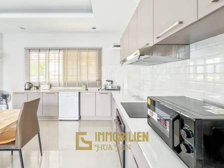 3 Schlafzimmer + 2 Bäder / privater Pool / komplett möbliert