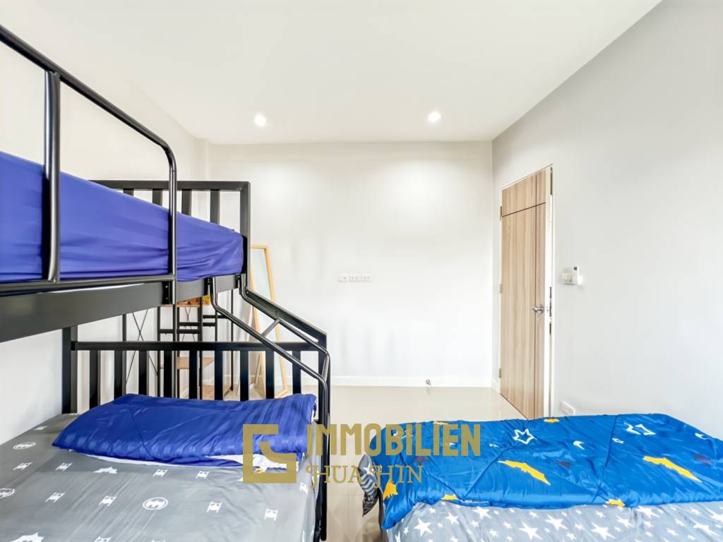3 Schlafzimmer + 2 Bäder / privater Pool / komplett möbliert