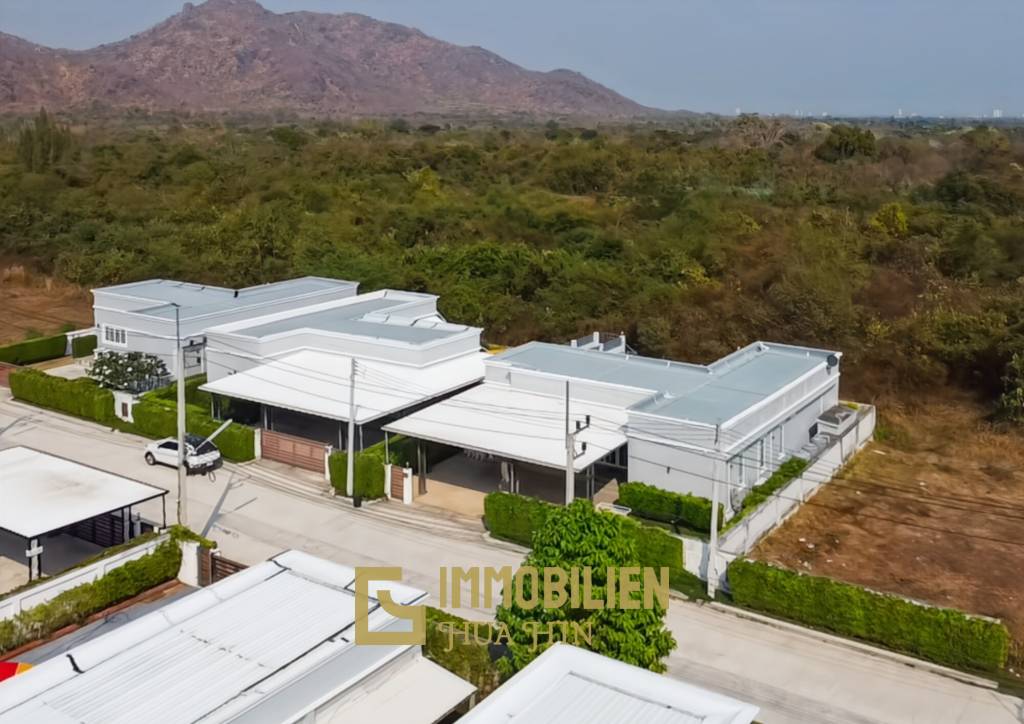 3 Schlafzimmer + 2 Bäder / privater Pool / komplett möbliert