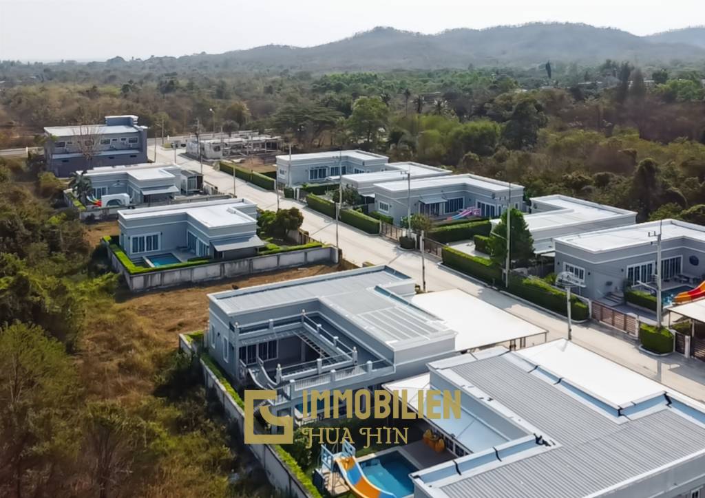 3 Schlafzimmer + 2 Bäder / privater Pool / komplett möbliert