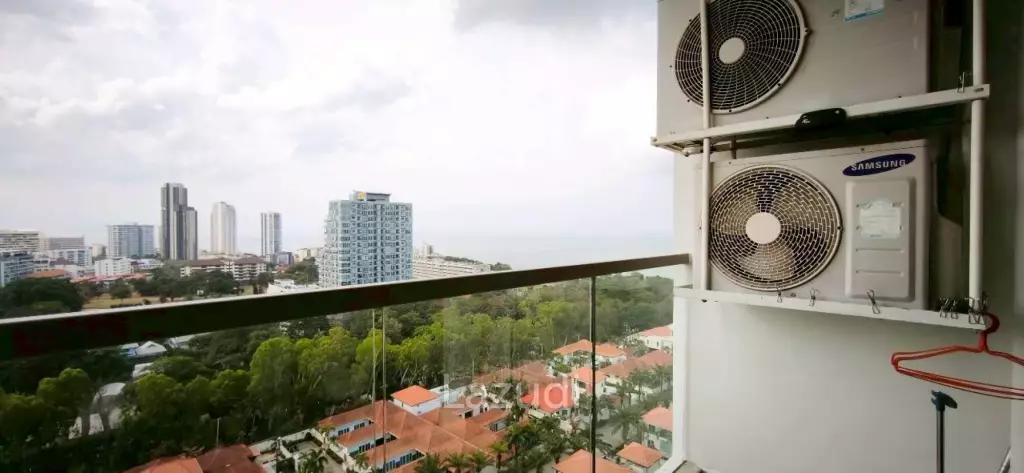 1 Bedroom 1 Bathroom 43 SQ.M. The Peak Towers