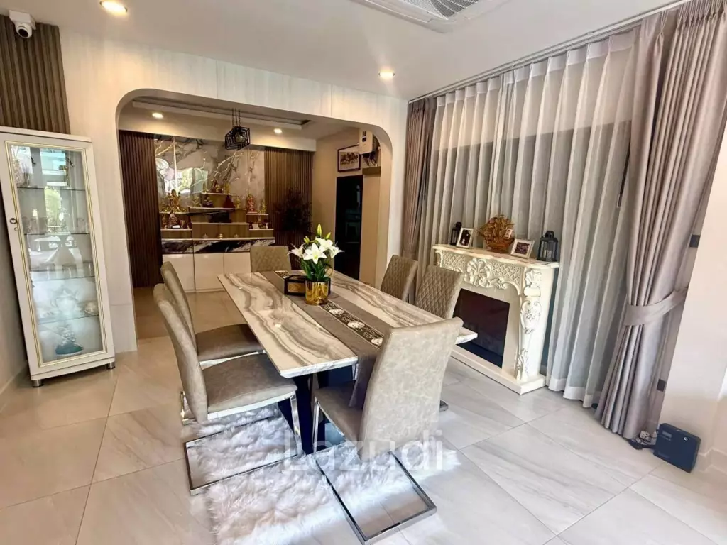 4 Bedroom 4 Bathroom 250 SQ.M. T.W. Garden Hill