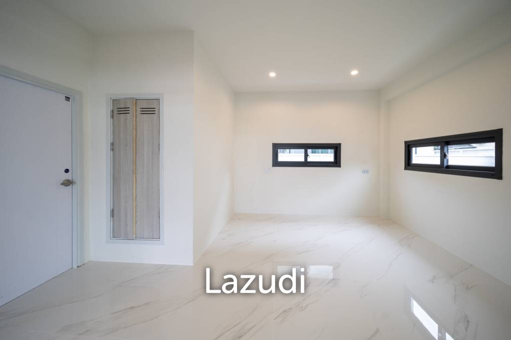 Spacious 5-Bedroom Pool Villa Just 50m to the Beach