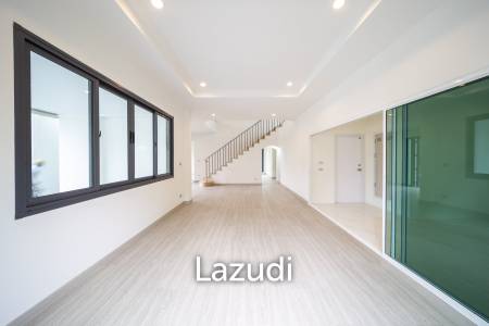 Spacious 5-Bedroom Pool Villa Just 50m to the Beach