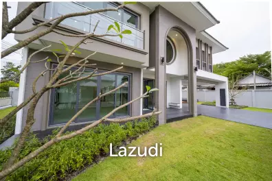Spacious 5-Bedroom Pool Villa Just 50m to the Beach