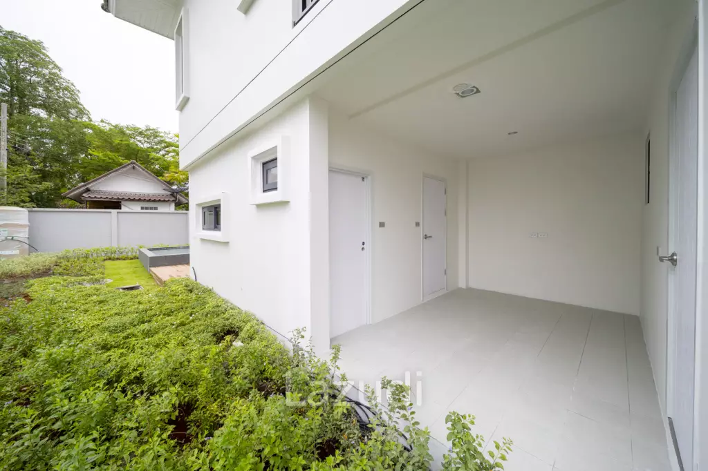 Spacious 5-Bedroom Pool Villa Just 50m to the Beach