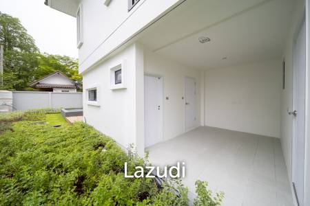 Spacious 5-Bedroom Pool Villa Just 50m to the Beach