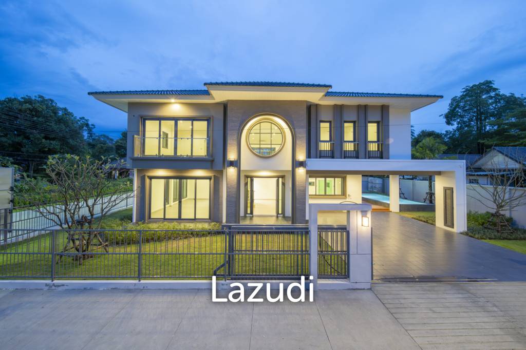 Spacious 5-Bedroom Pool Villa Just 50m to the Beach