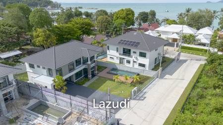 Spacious 4-Bedroom Pool Villa Just 50m to the Beach