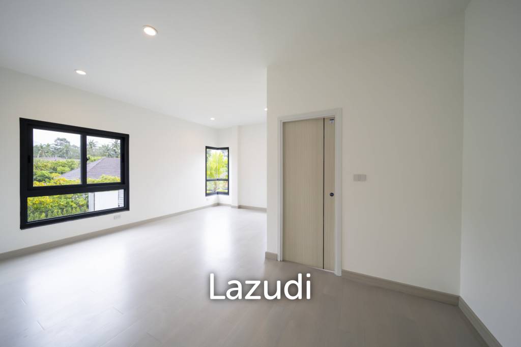 Spacious 4-Bedroom Pool Villa Just 50m to the Beach