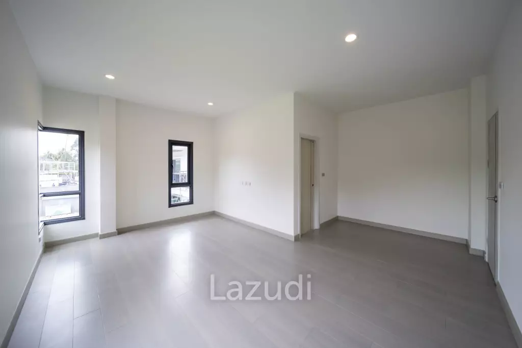 Spacious 4-Bedroom Pool Villa Just 50m to the Beach