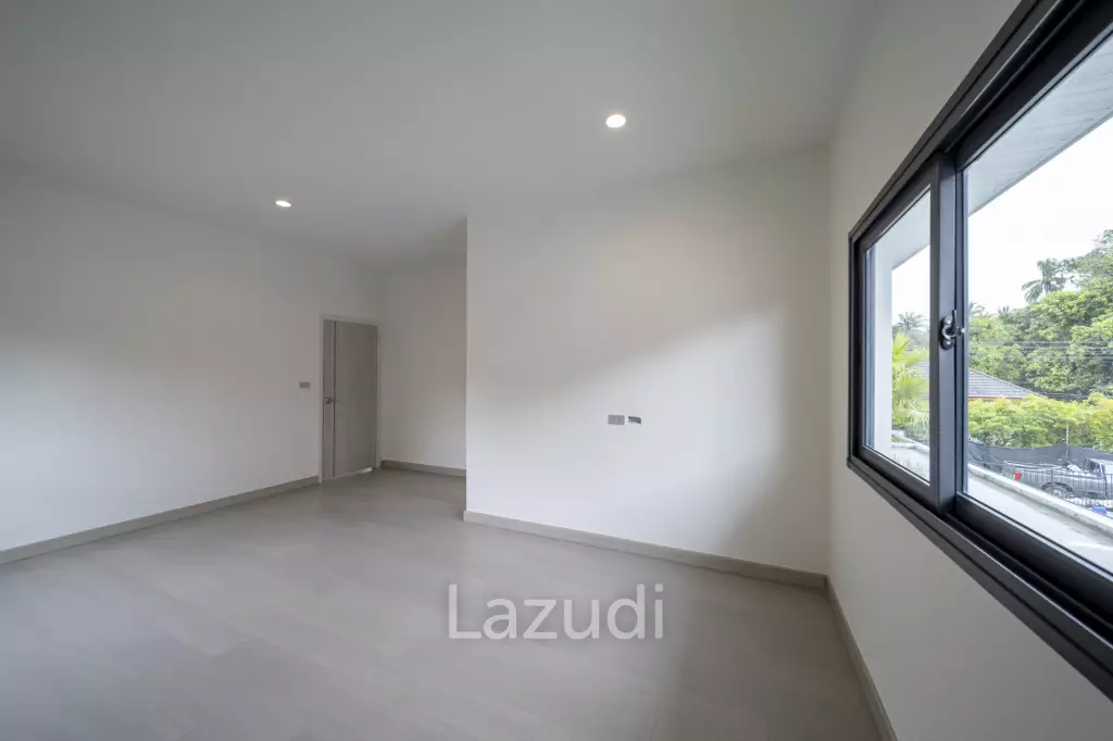 Spacious 4-Bedroom Pool Villa Just 50m to the Beach